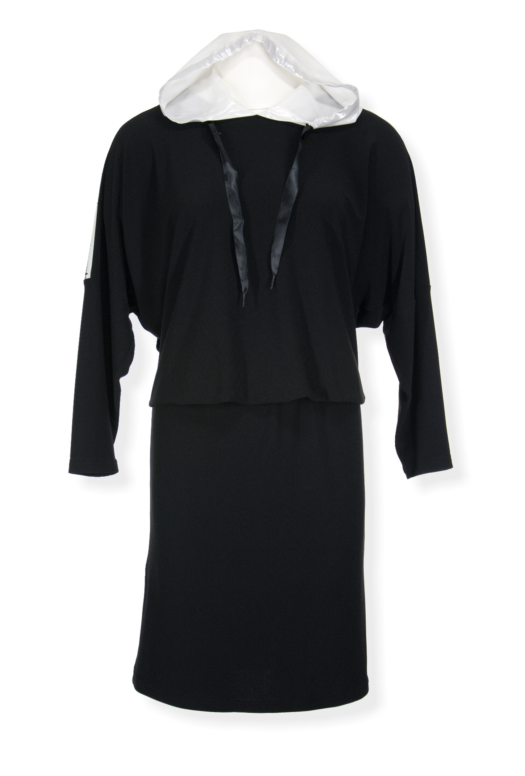 Šaty s dlouhým rukávem černé s kapucí