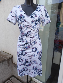 Šaty bílé fialový květinový  vzor